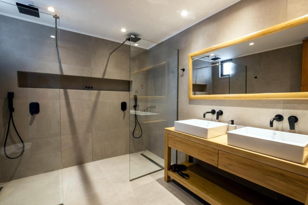 Cato Agro 5, Seafront Villa With Private Pool Afiartis ภายนอก รูปภาพ